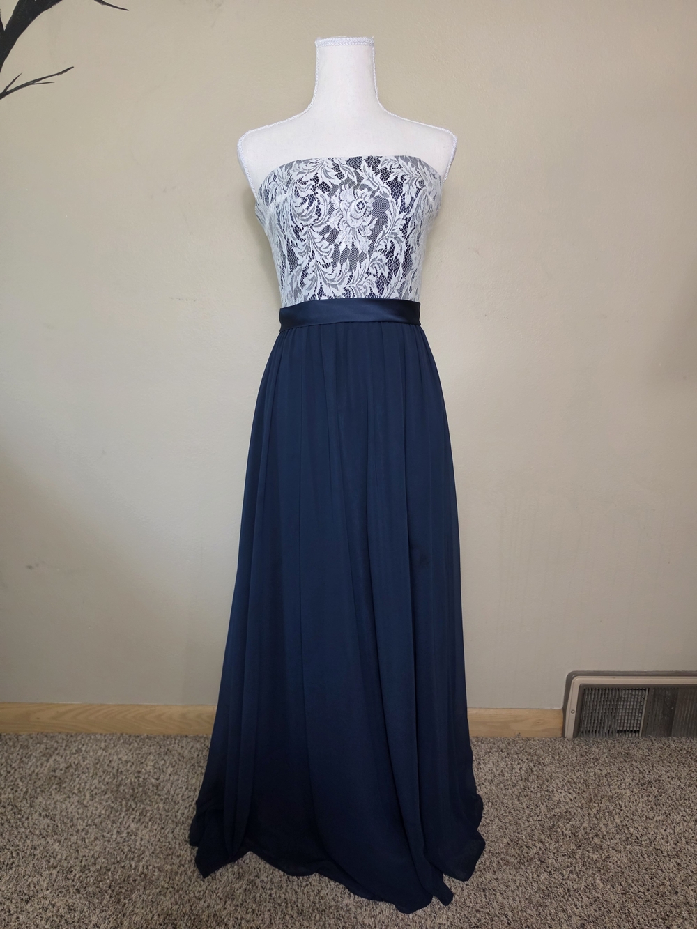 Jessica Howard Navy Blue Lace Strapless Formal Gown | Size 6